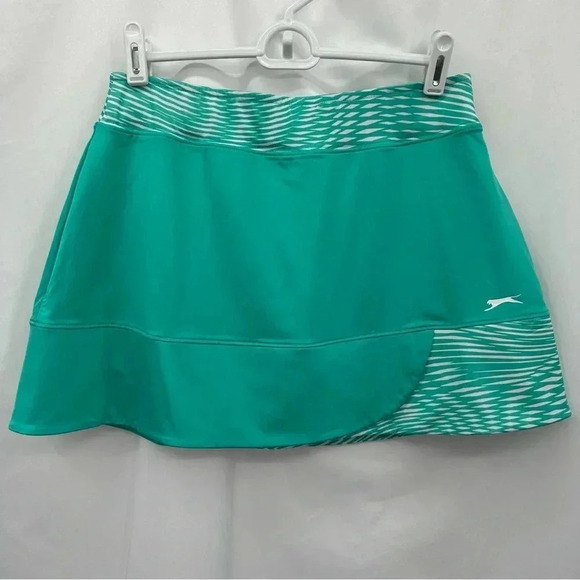 Slazenger Womens Tennis Activewear Skort Medium Green White Athletic Shorts Mini - Picture 1 of 8